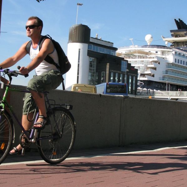 Fietsen in de hitte: verstandig of beter binnenblijven?